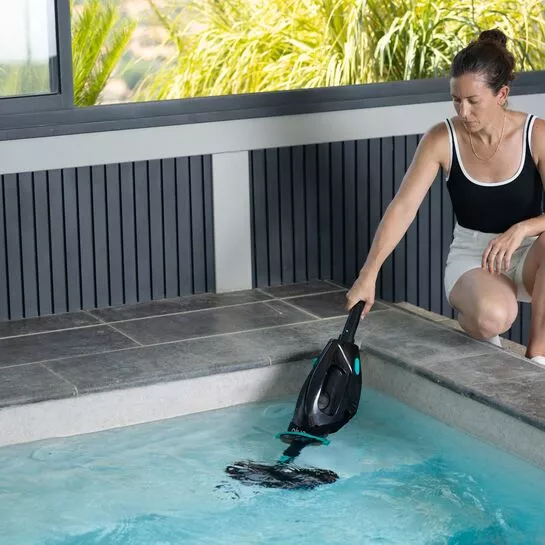 Niya Aquasweep S10 Cordless Handheld Pool Vacuum